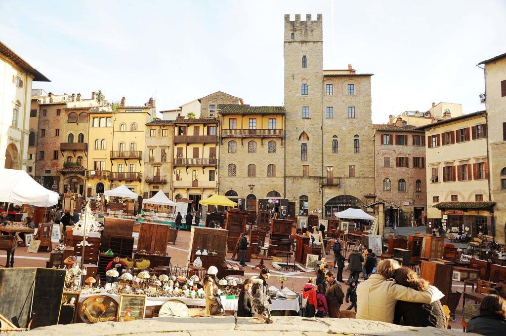 Antique Fairs in Italy: Antique Fair of Arezzo